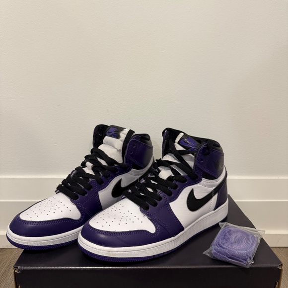 Nike Jordan 1 High Top Size 7 women's, 5.5 Kids - Picture 1 of 4